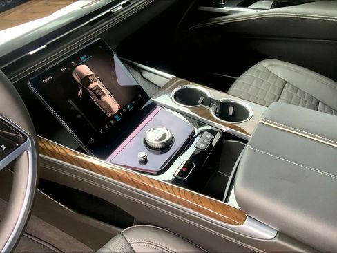 Certified 2025 Cadillac Escalade Sport Platinum AWD/4WD image 18