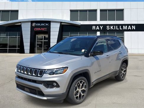 Used 2024 Jeep Compass Limited AWD/4WD image 3