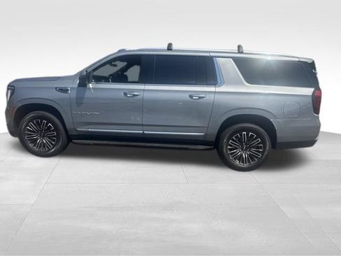 Used 2026 GMC Yukon XL Elevation w/ Elevation Premium Package AWD/4WD image 12