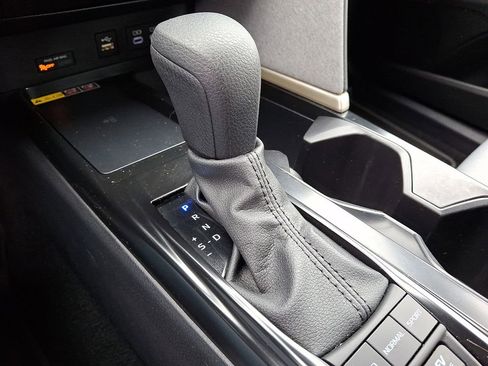 Used 2025 Toyota Camry LE w/ Convenience Package image 16