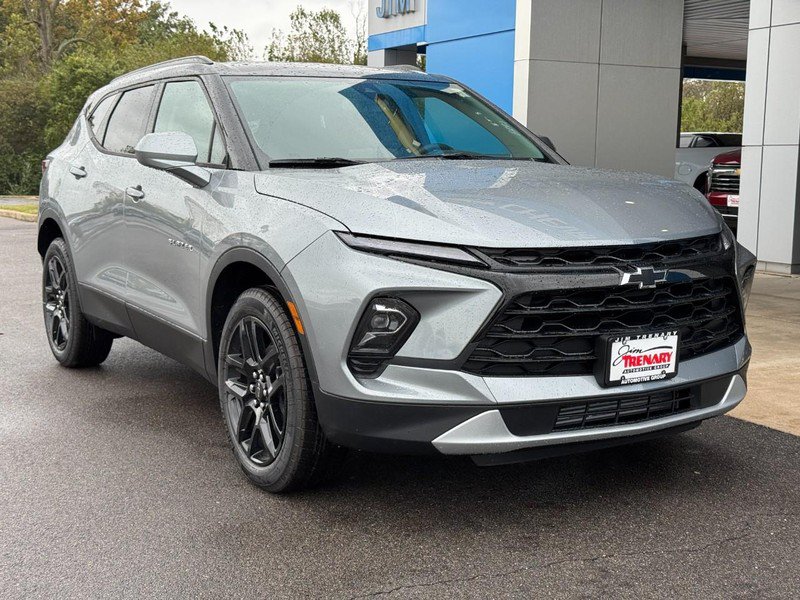 New 2026 Chevrolet Blazer LT w/ Convenience Package FWD image 2