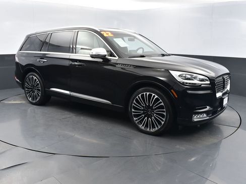 Certified 2022 Lincoln Aviator Black Label w/ Dynamic Handling Package image 3