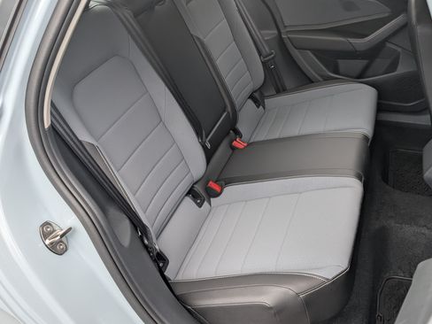 Used 2025 Volkswagen Jetta SE w/ Sunroof Package FWD image 20