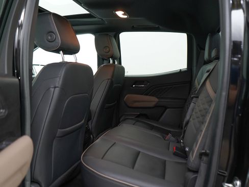Used 2024 GMC Canyon Denali AWD/4WD image 17