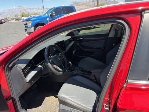 Used 2025 Volkswagen Jetta SEL FWD image 19