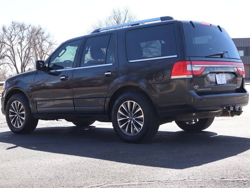 Used 2015 Lincoln Navigator 4WD image 7