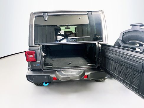 Used 2022 Jeep Wrangler Sahara w/ Cold Weather Group image 29