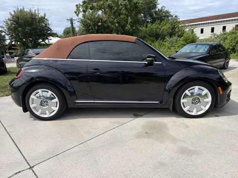 Used 2019 Volkswagen Beetle 2.0T FWD image 3
