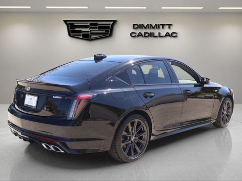 New 2026 Cadillac CT5 V image 5