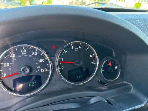 Used 2012 Jeep Liberty Sport AWD/4WD image 16