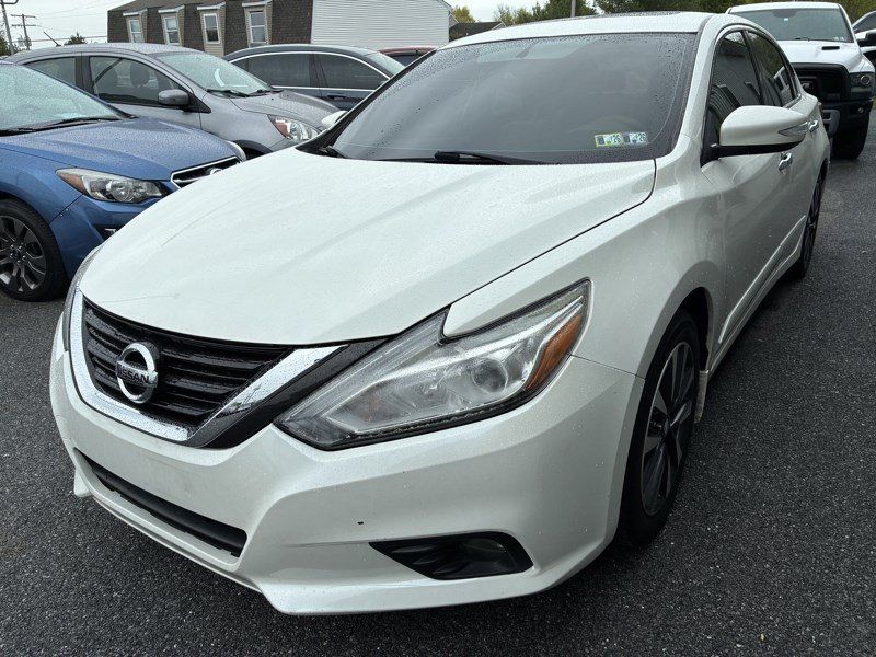 Used 2016 Nissan Altima 2.5 SL w/ Moonroof Package FWD image 1