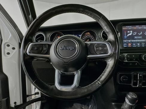 Used 2021 Jeep Wrangler Unlimited Sahara AWD/4WD image 16