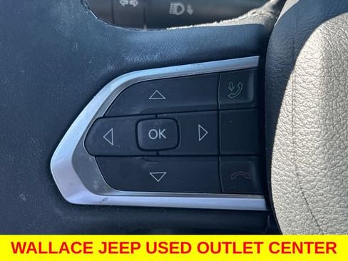 Used 2025 Jeep Compass Latitude AWD/4WD image 27