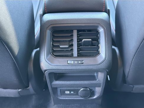 Used 2024 Volkswagen Tiguan Wolfsburg Edition image 20