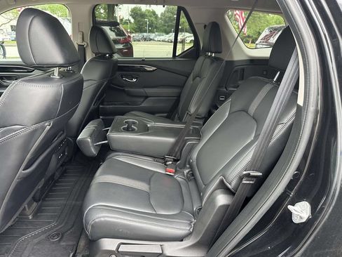Used 2023 Honda Pilot Touring image 18