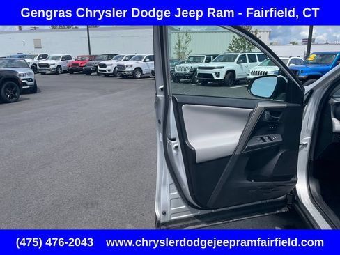 Used 2015 Toyota RAV4 Limited AWD/4WD image 44