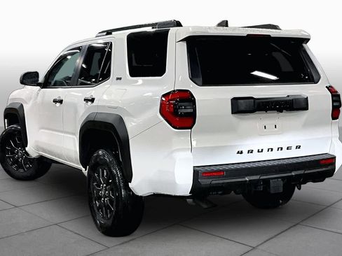 Certified 2025 Toyota 4Runner SR5 AWD/4WD image 12