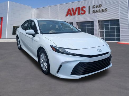 Used 2025 Toyota Camry LE FWD image 3