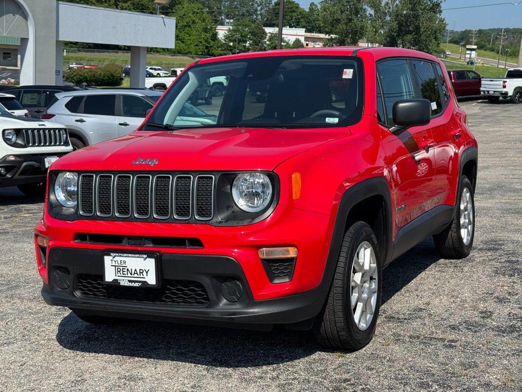 Used 2023 Jeep Renegade Latitude AWD/4WD image 8
