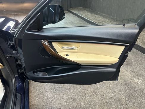 Used 2017 BMW 320i xDrive Sedan image 29
