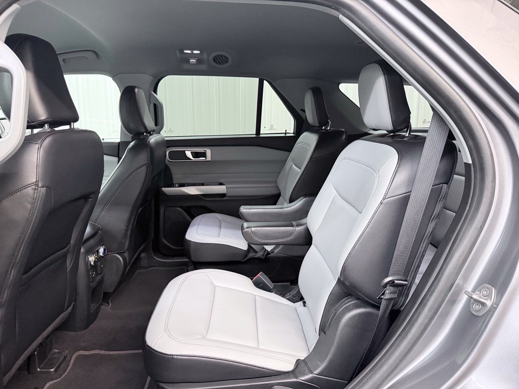 Used 2021 Ford Explorer XLT w/ Equipment Group 202A RWD image 31