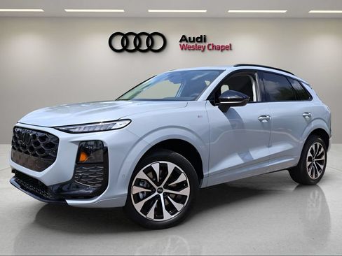 New 2026 Audi Q3 quattro 2.0T AWD/4WD image 1