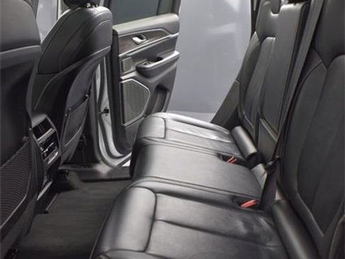 Used 2022 Jeep Grand Cherokee Limited image 8