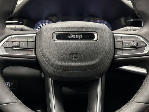 Certified 2025 Jeep Compass Limited image 14