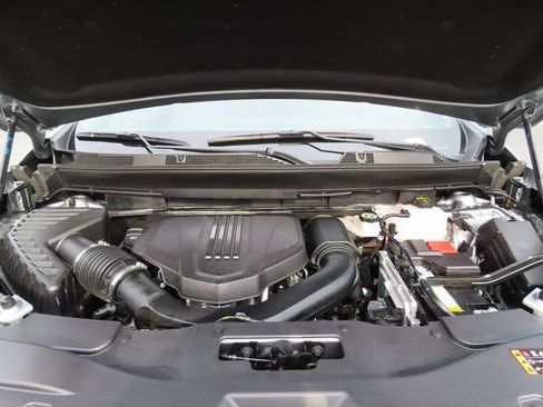 Used 2025 Chevrolet Traverse LT image 37