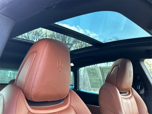 Used 2021 Maserati Levante GranSport image 14