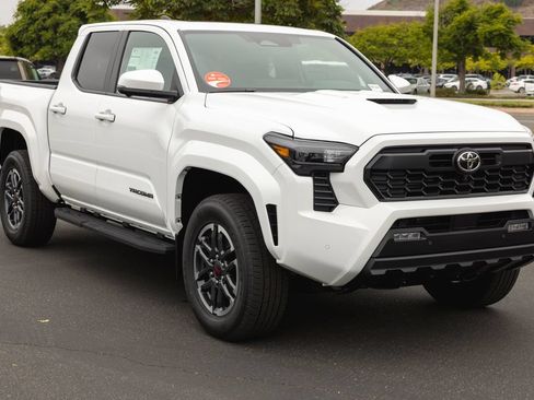 New 2026 Toyota Tacoma TRD Sport w/ TRD Sport Upgrade Package RWD image 3
