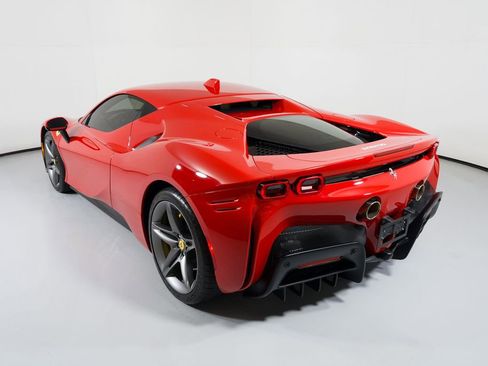 Used 2022 Ferrari SF90 Stradale image 15