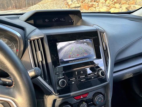 Used 2019 Subaru Crosstrek 2.0i Premium w/ Eyesight System image 17