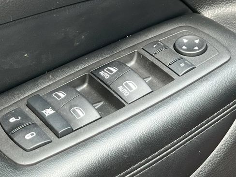 Used 2022 Jeep Grand Cherokee Laredo X AWD/4WD image 14