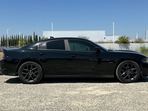 Used 2019 Dodge Charger R/T w/ Plus Group RWD image 9