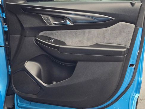 Used 2025 Chevrolet TrailBlazer LT w/ LT Cold Weather Package image 6