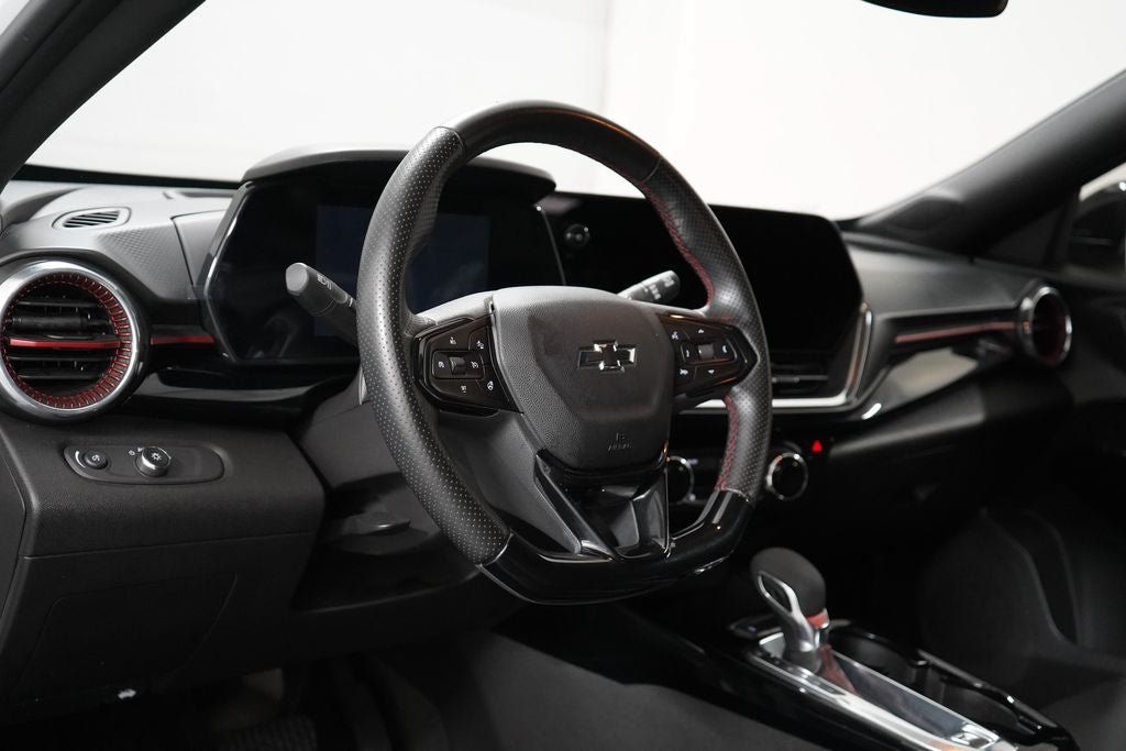 Used 2025 Chevrolet Trax RS w/ Driver Confidence Package FWD image 13