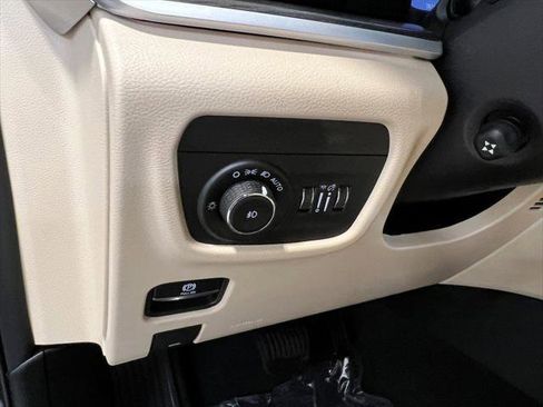 Certified 2023 Jeep Grand Cherokee L Limited w/ Luxury Tech Group II image 38