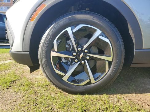 New 2026 Chevrolet Equinox EV LT image 6