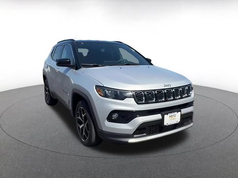 Used 2025 Jeep Compass Limited AWD/4WD image 3