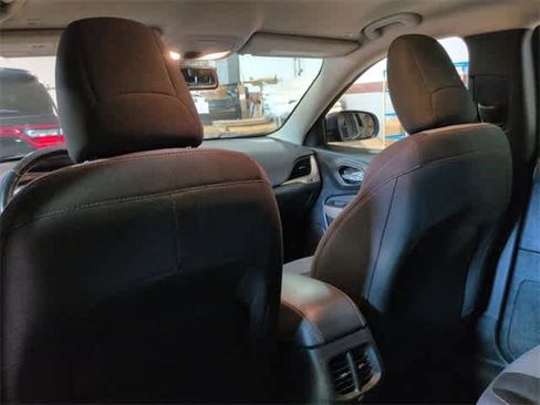 Used 2018 Jeep Cherokee Sport w/ Cold Weather Group image 18