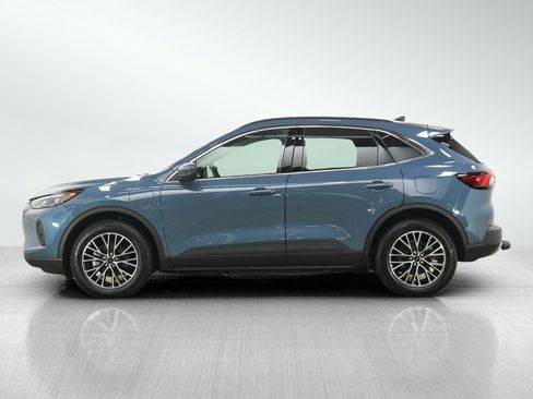 Used 2023 Ford Escape SE w/ PHEV Premium Package FWD image 2