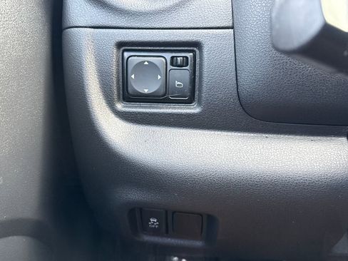 Used 2016 Nissan Versa S Plus image 21