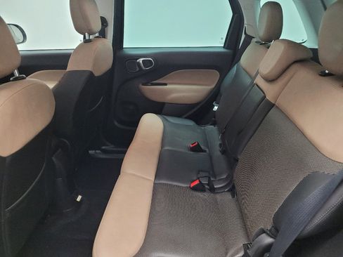 Used 2017 FIAT 500L Lounge w/ Premium Package FWD image 18