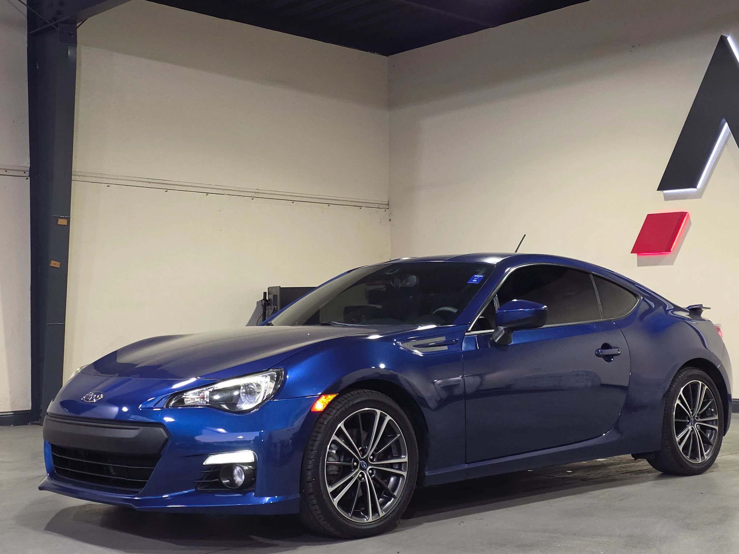 Used 2013 Subaru BRZ Limited w/ Popular Pkg 1A RWD image 1