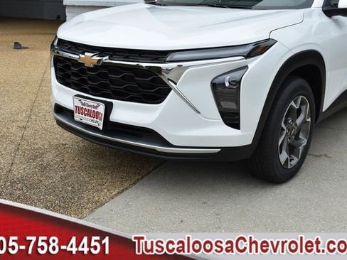 New 2025 Chevrolet Trax LT w/ Driver Confidence Package image 31