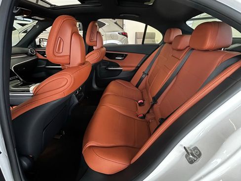 Used 2025 Mercedes-Benz C 300 4MATIC Sedan image 7