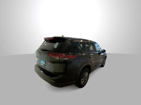Used 2024 Nissan Rogue S image 8