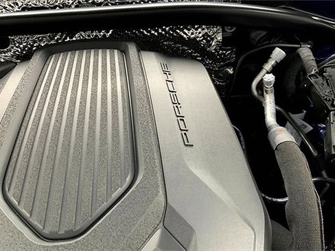 New 2025 Porsche Macan image 40