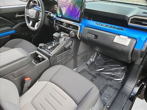 Certified 2025 Toyota Tacoma TRD Off-Road w/ TRD Off Road Upgrade Package AWD/4WD image 27